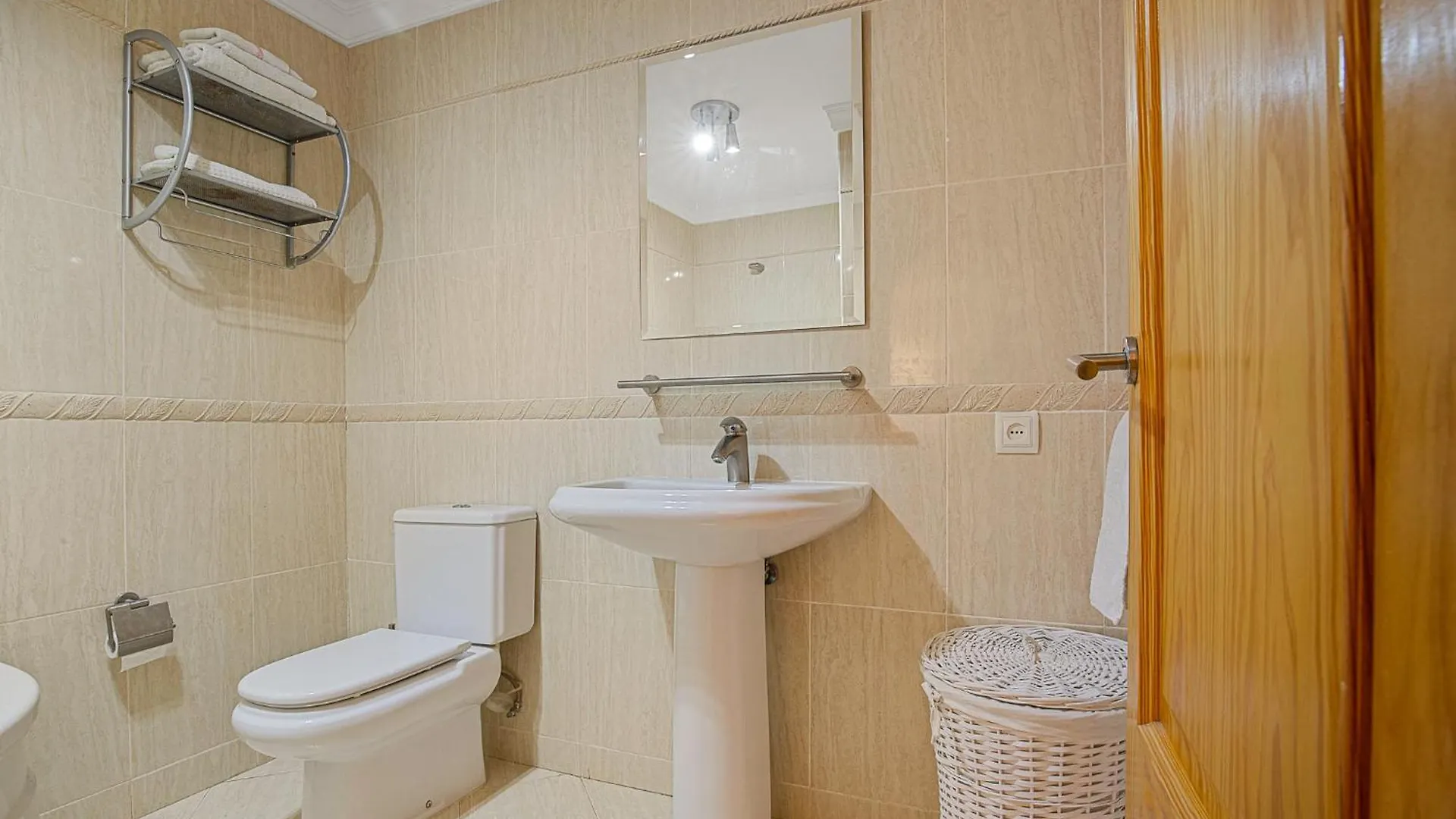 Monda Palms Ground Floor Apartment In Monda 0*,  Spain